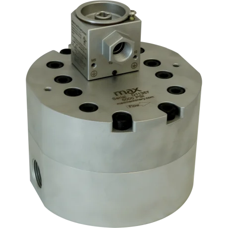 G240 Gear Flow Meter - Image 2